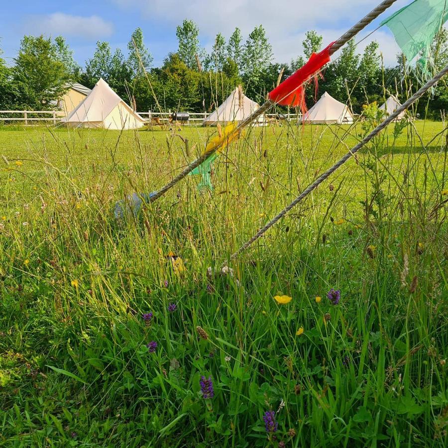 Bell Tent Glamping At Marwell Resort 윈체스터 외부 사진